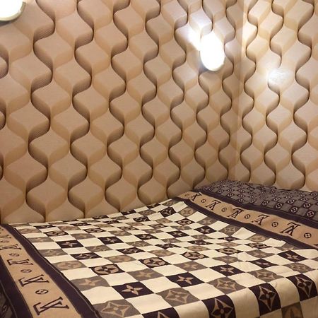 Comfortable Apartment Near Metro Kharkiv Bagian luar foto