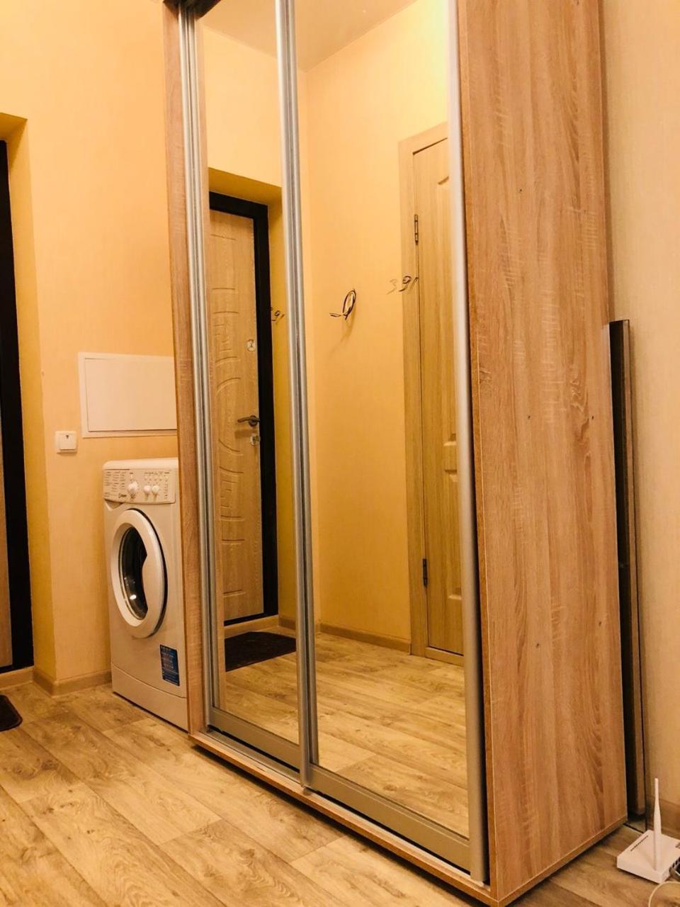 Comfortable Apartment Near Metro Kharkiv Bagian luar foto
