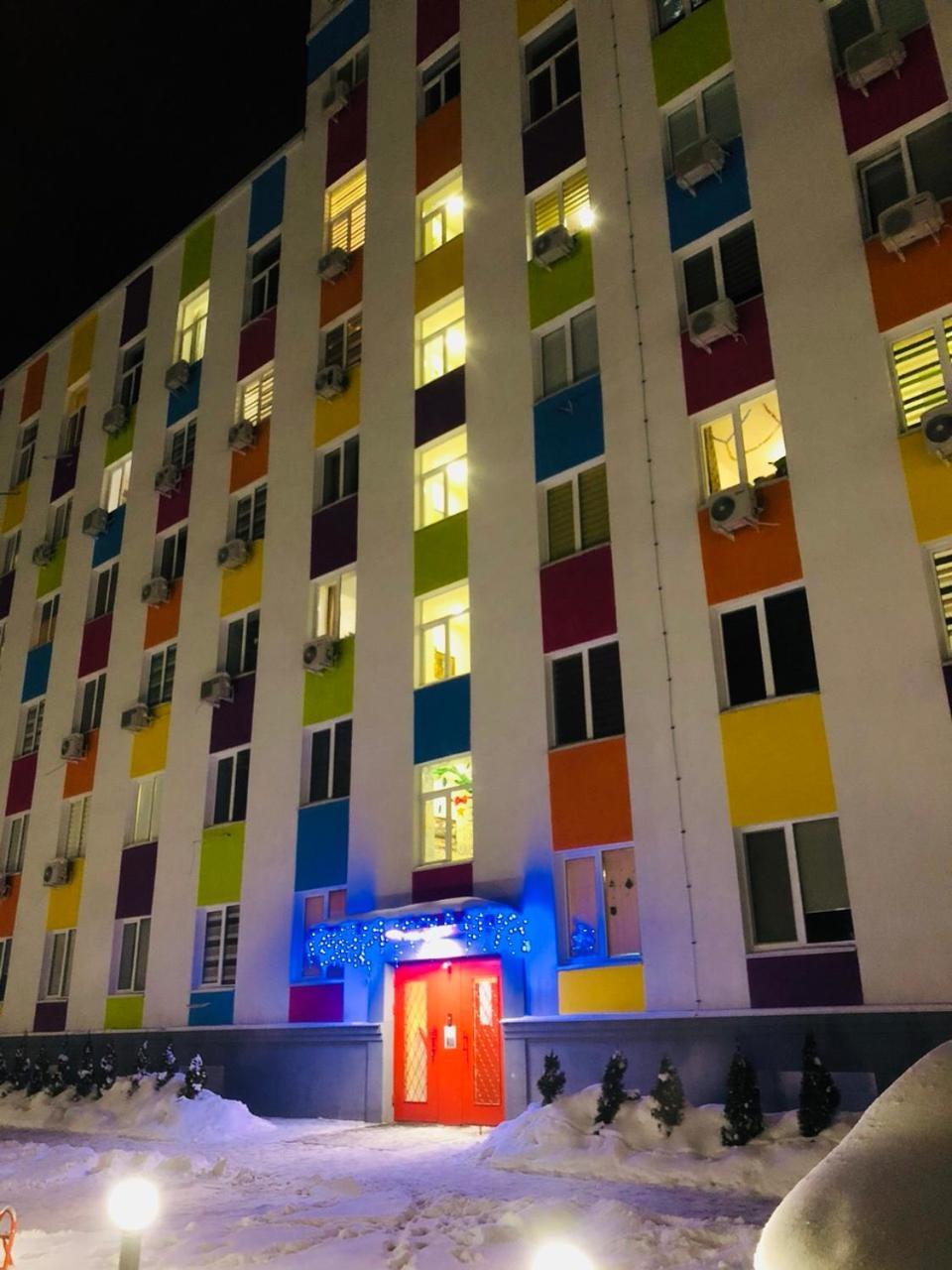Comfortable Apartment Near Metro Kharkiv Bagian luar foto